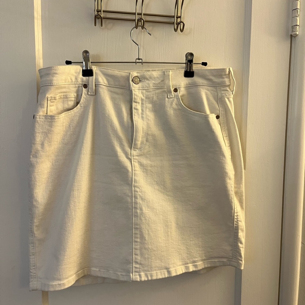 Elegant Cream Jean skirt